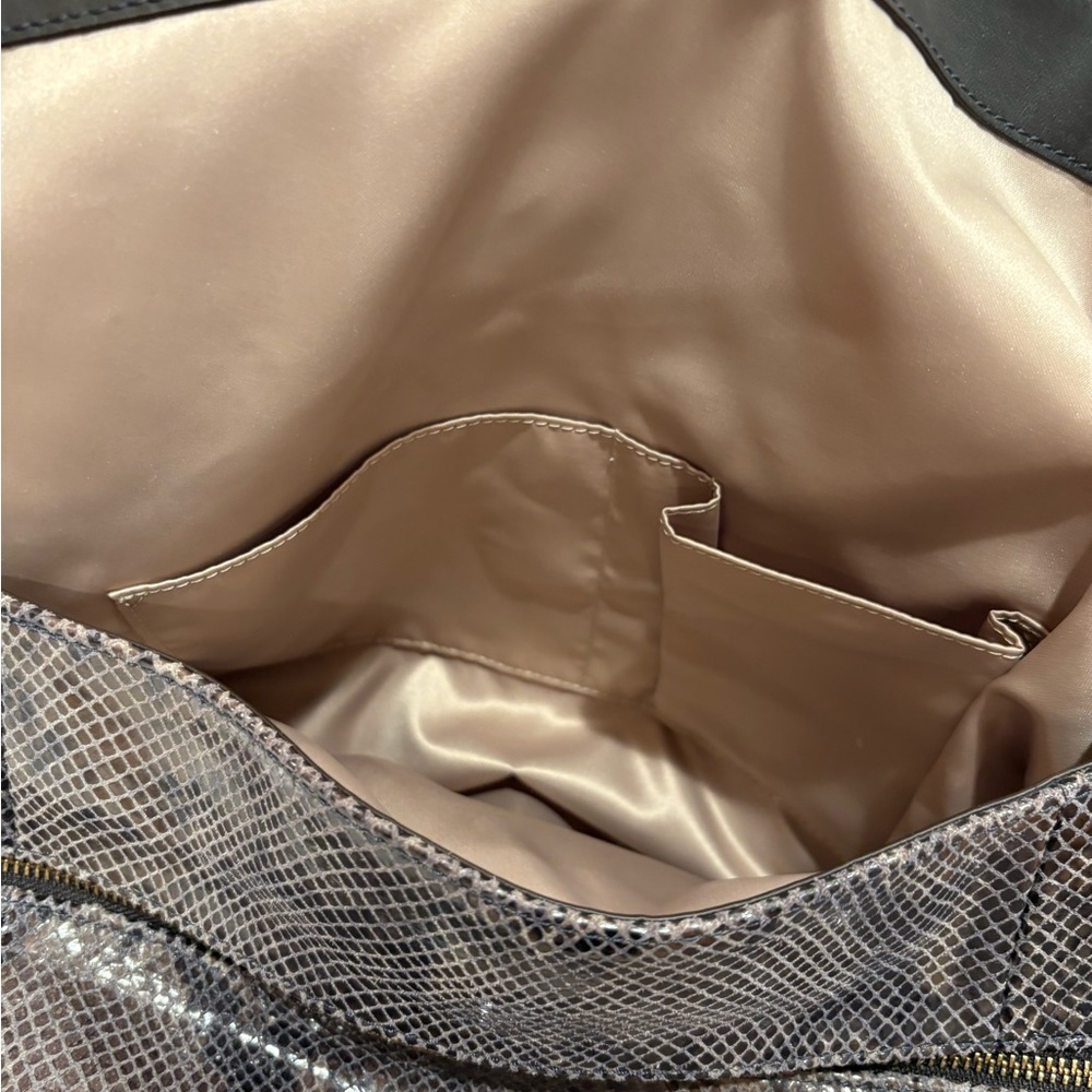 Coach Handbag - Picture 7 of 9